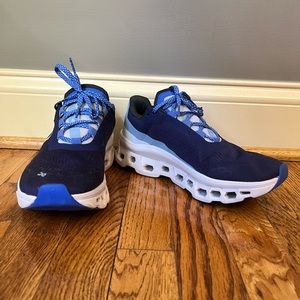 On Cloud Running Cloudmonster womens size 8.5